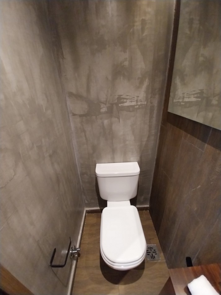 FISHERTON Venta Casa Tres Dormitorios Con Pileta Y Parrillero  Wilde y Tucuman  ESTRENAR