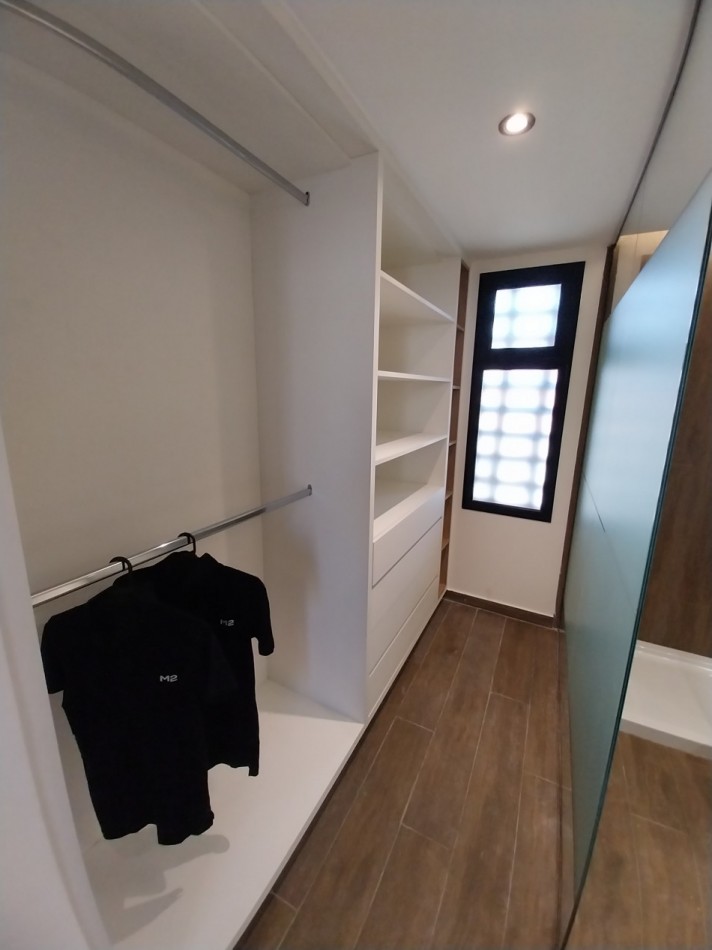 FISHERTON Venta Casa Tres Dormitorios Con Pileta Y Parrillero  Wilde y Tucuman  ESTRENAR