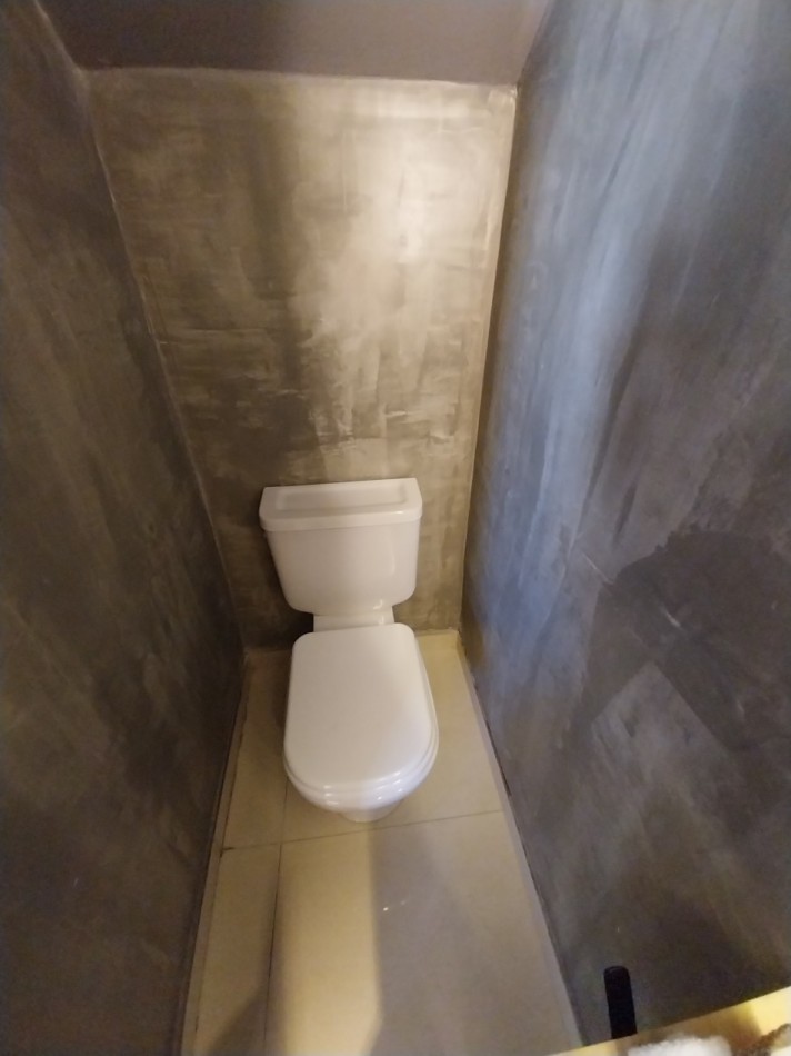 FISHERTON Venta Casa Tres Dormitorios Con Pileta Y Parrillero  Wilde y Tucuman  ESTRENAR