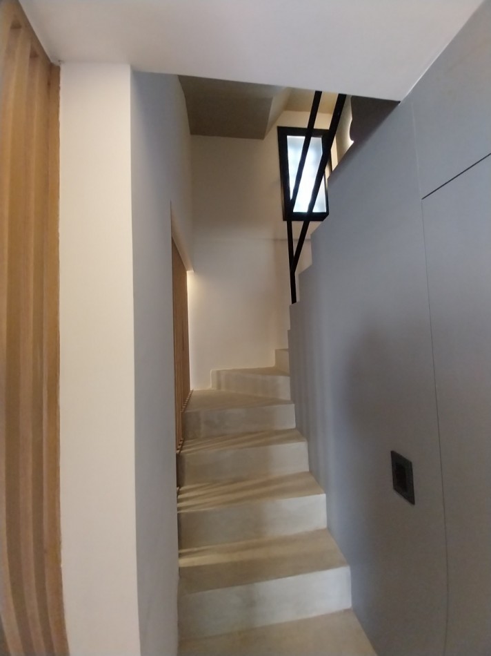 FISHERTON Venta Casa Tres Dormitorios Con Pileta Y Parrillero  Wilde y Tucuman  ESTRENAR