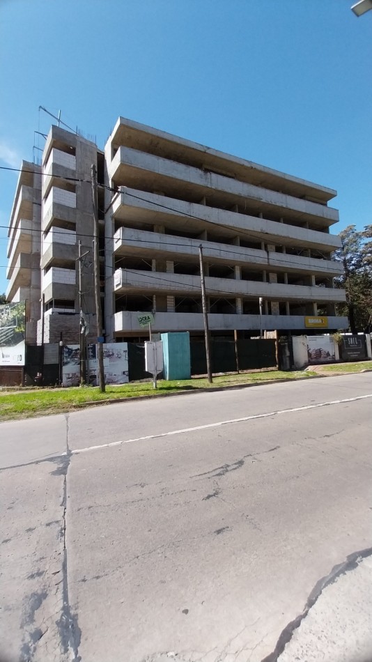 UTIMA UNIDAD!!! FRENTE AL JOCEY CLUB Venta Departamento Dos Dormitorios piso 3  