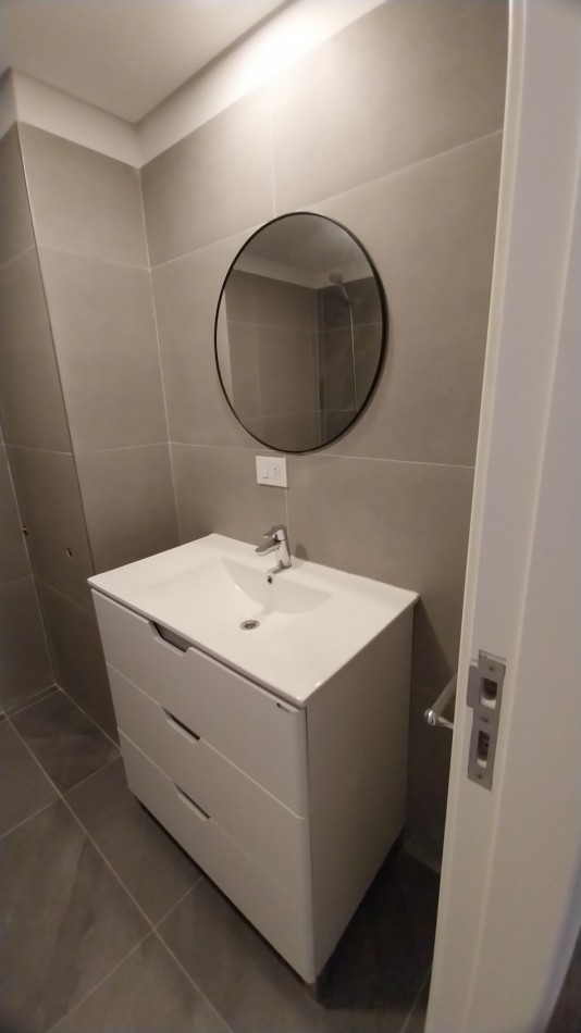 ABASTO ! VENTA DEPARTAMENTO TRES DORMITORIOS CON TERRAZA  ITUZAINGO Y BUENOS AIRES ESTRENAR