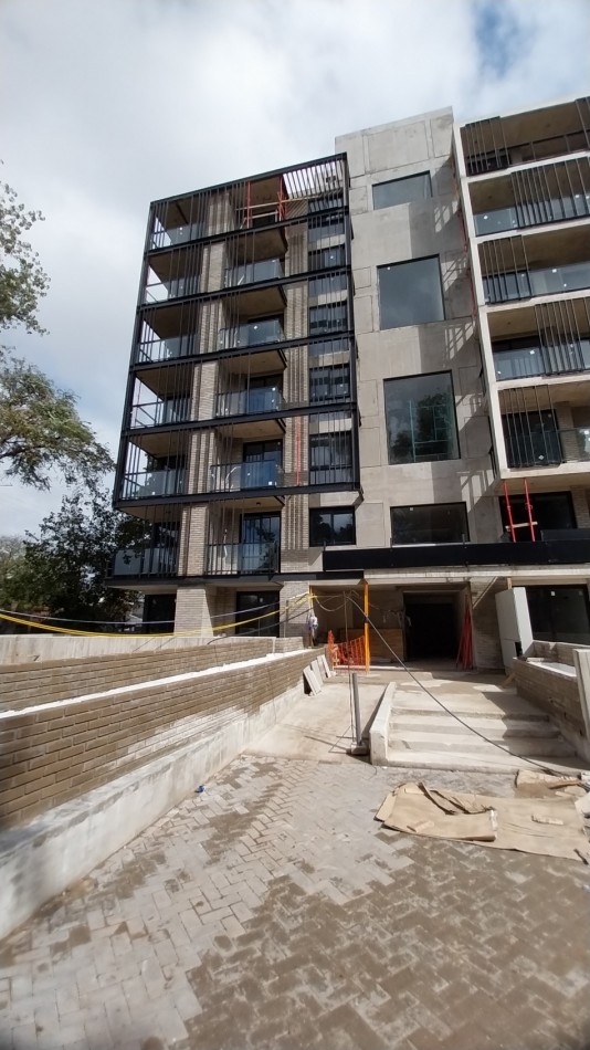 VENTA DEPARTAMENTO DOS DORMITORIOS PISO 3 U38 EN FISHERTON JUAN JOSE PASO Y COLOMBRES