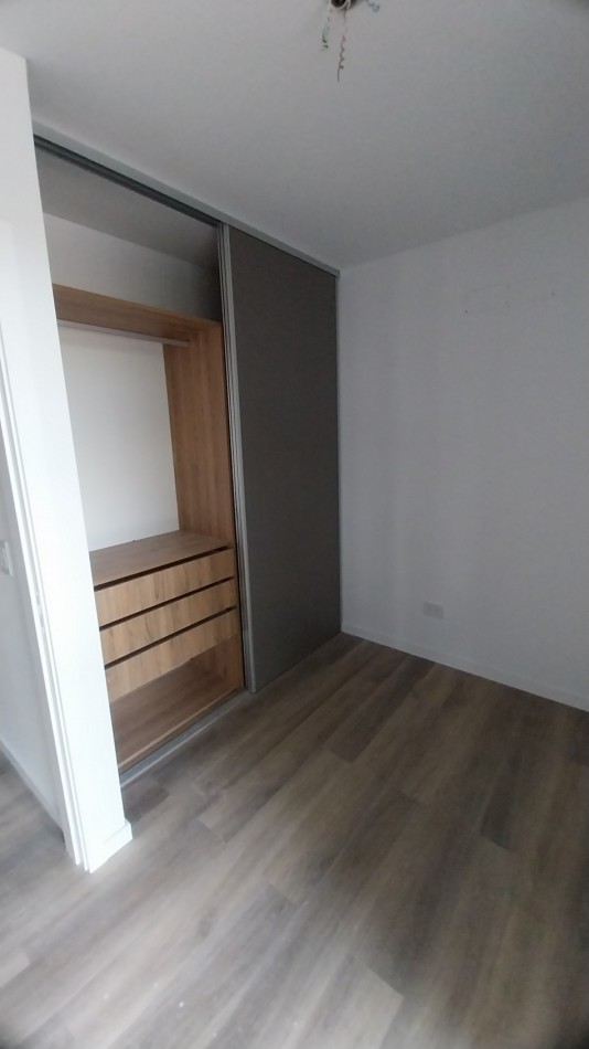 VENTA DEPARTAMENTO DOS DORMITORIOS PISO 3 U38 EN FISHERTON JUAN JOSE PASO Y COLOMBRES