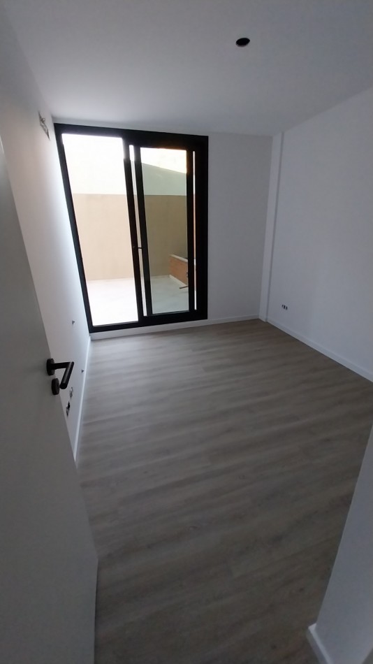 ALBERDI...VENTA DEPARTAMENTO DOS DORMITORIOS CON GRAN PATIO!!! ARTIGAS 200 