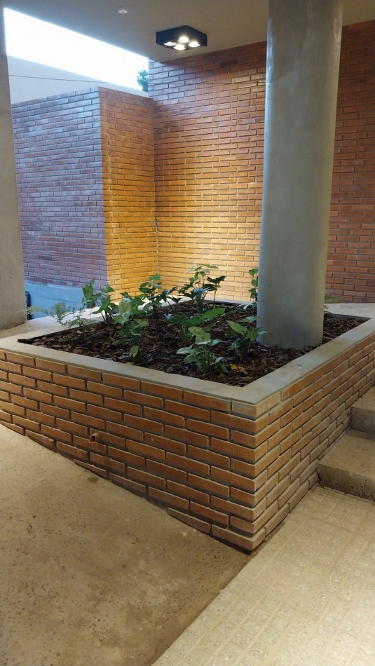 ALBERDI...VENTA DEPARTAMENTO DOS DORMITORIOS CON GRAN PATIO!!! ARTIGAS 200 