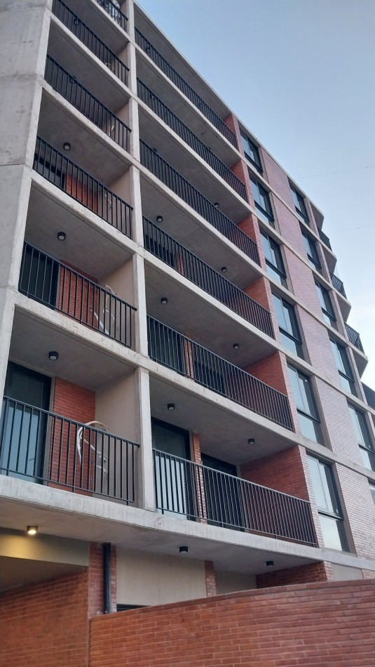 ALBERDI... VENTA DEPARTAMENTO DOS DORMITORIOS FRENTE ARTIGAS 200..A METROS DE PORTAL SHOPPING