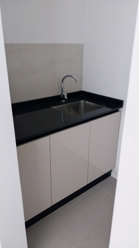 ALBERDI...VENTA DEPARTAMENTO DOS DORMITORIOS PB ARTIGAS 200 CERQUITA PORTAL SHOPPING