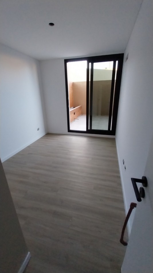 ALBERDI...VENTA DEPARTAMENTO DOS DORMITORIOS PB ARTIGAS 200 CERQUITA PORTAL SHOPPING