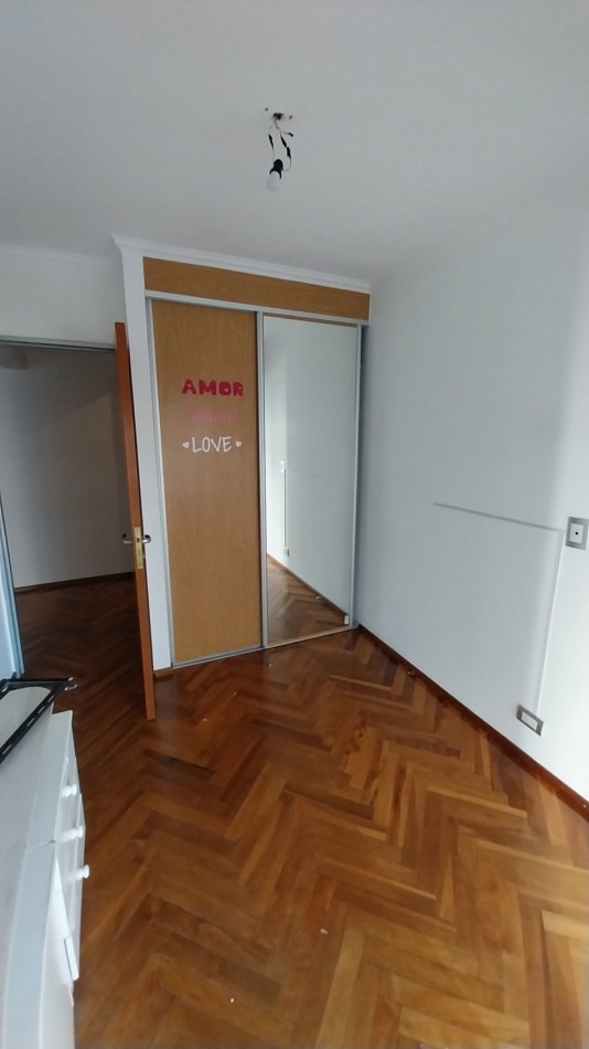 ZONA RIO! VENTA PISO EXCLUSIVO TRES DORMITORIOS CON DOS COCHERAS