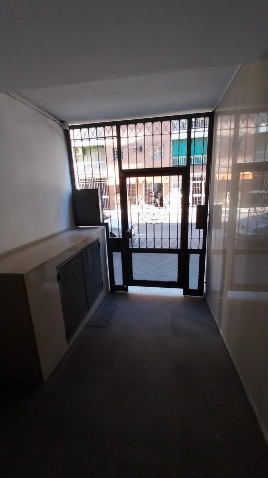 ZONA RIO! VENTA PISO EXCLUSIVO TRES DORMITORIOS CON DOS COCHERAS