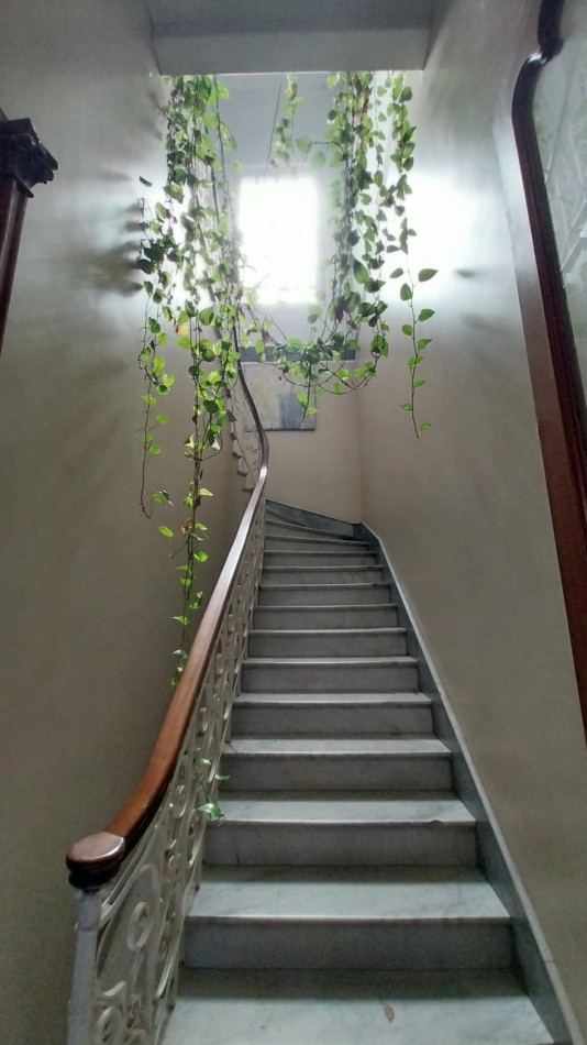 VENTA PARA INSTITUCIONES CASA  7 DORMITORIOS SARGENTO CABRAL  Y EL RIO 