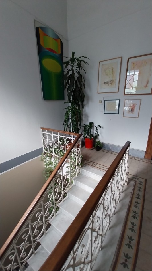 VENTA PARA INSTITUCIONES CASA  7 DORMITORIOS SARGENTO CABRAL  Y EL RIO 