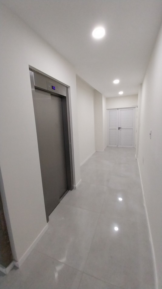 PICHINCHA VENTA DEPARTAMENTO UN DORMITORIO SUIPACHA Y CORDOBA CON TERRAZA EXCLUSIVA