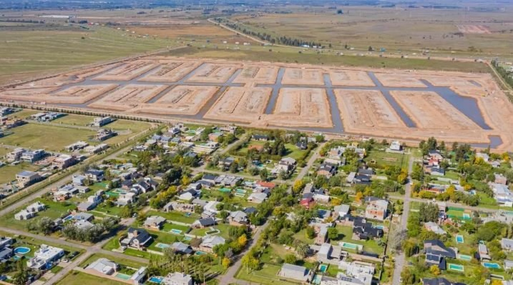 FUNES VENTA DEL MEJOR TERRENO AGUADAS LAKE !