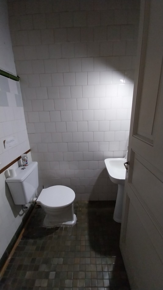 VENTA CASA DE PASILLO 7 DORMITORIOS SARGENTO CABRAL  Y EL RIO IDEAL INSTITUCIONES, CONSULTORIOS, INSTITUTOS....