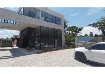 FUNES PARADA 13 VENTA LOCAL COMERCIAL ESTRENAR