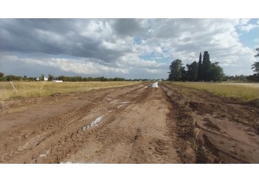 FUNES VENTA TERRENO USO COMERCIAL  Y DESARROLLO  ESQUINERO AVENIDA FUERZA AEREA Y LOS GIRASOLES 